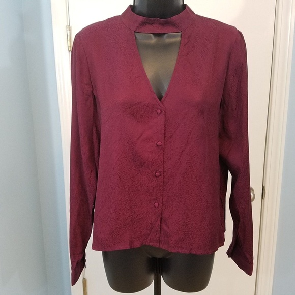 Wren & Willa Tops - Wren & Willa Choker Neck Top Sz Small NWOT